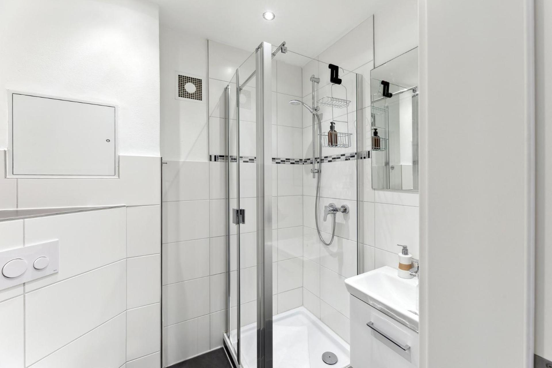 Sali Homes - Charming Studio Apartment In Heart Of Bayreuth With Balcony Bagian luar foto
