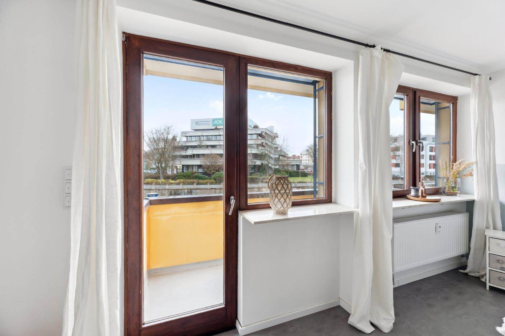 Sali Homes - Charming Studio Apartment In Heart Of Bayreuth With Balcony Bagian luar foto