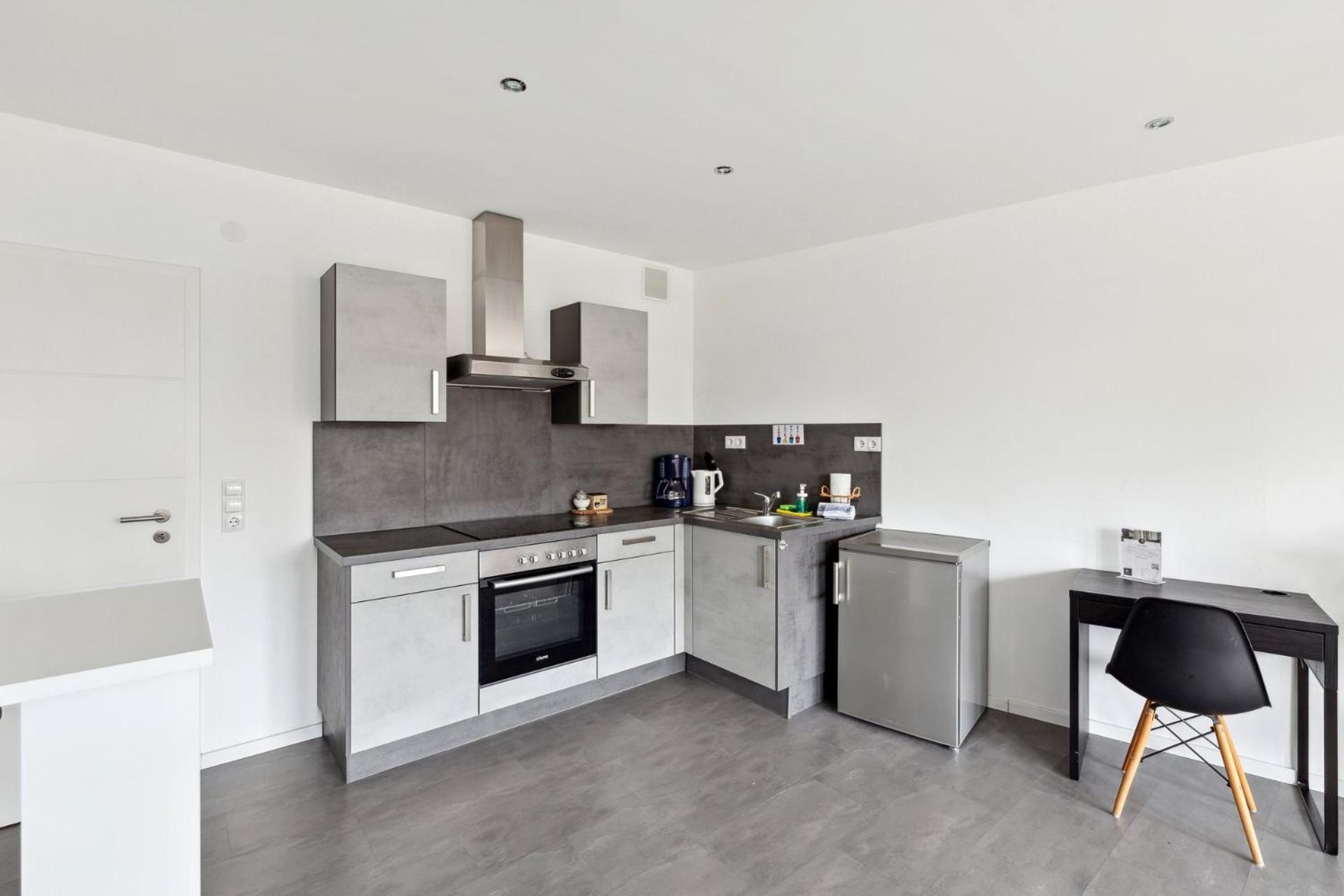 Sali Homes - Charming Studio Apartment In Heart Of Bayreuth With Balcony Bagian luar foto