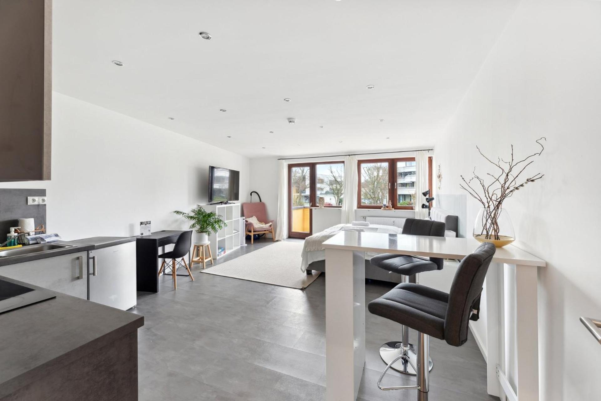 Sali Homes - Charming Studio Apartment In Heart Of Bayreuth With Balcony Bagian luar foto